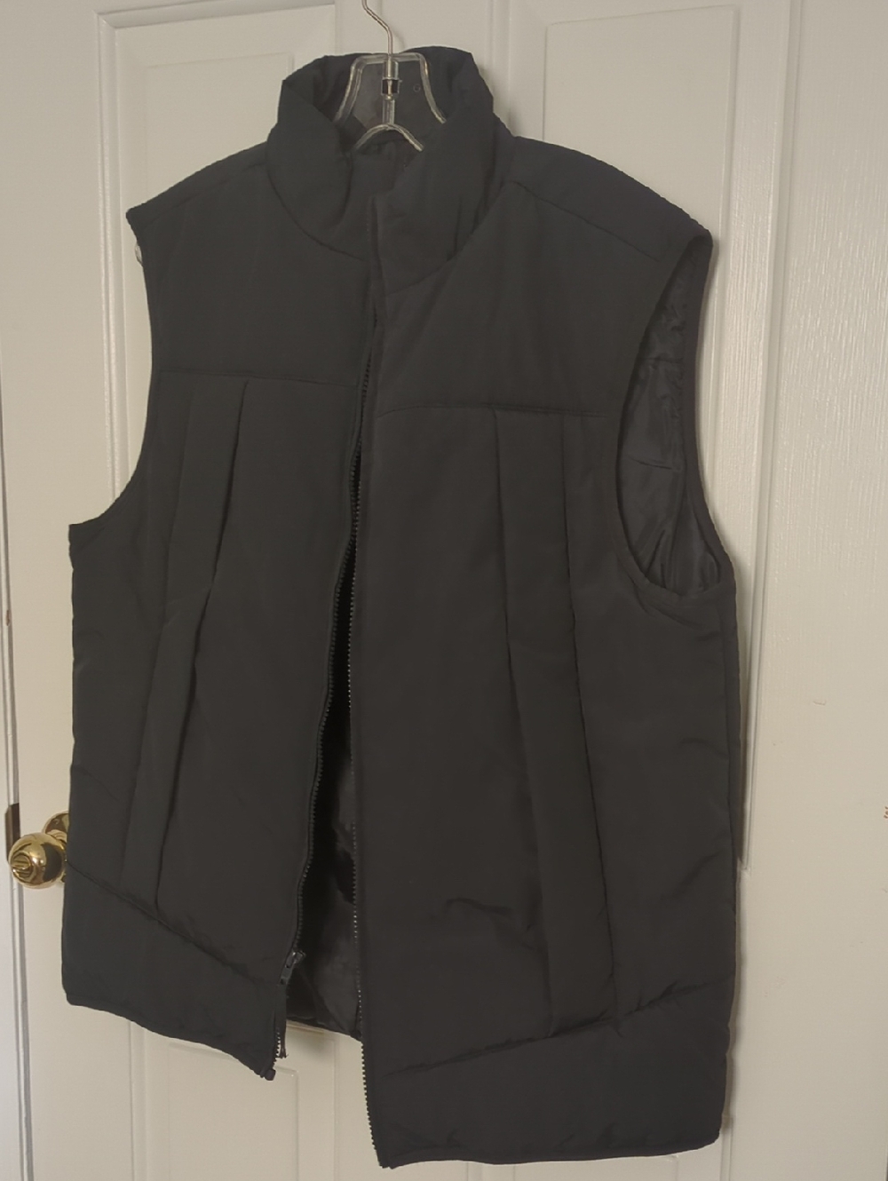 Quilted Puffer Vest in Dark Gray